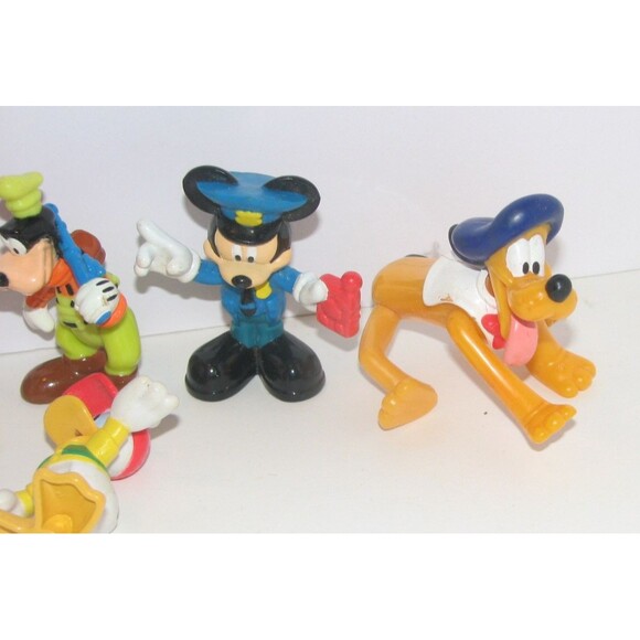 Lot of 8 Assorted  Disney Characters Figures Mickey Minnie Pluto Goofy Donald - Picture 4 of 4